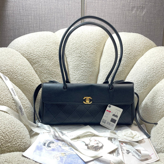 CHANEL 26S СУМКА BAGUETTE 31 З ЧОРНОЇ ІКРЯНОЇ ШКІРИ ТЕЛЯТИ