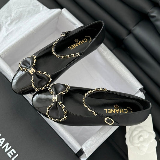 CC BALLET FLATS IN BLACK LAMBSKIN WITH GOLD HARDWARE - 35