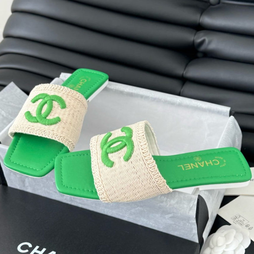 WOVEN SLIDE IN RAFFIA AND EMERALD GREEN LAMBSKIN - 35