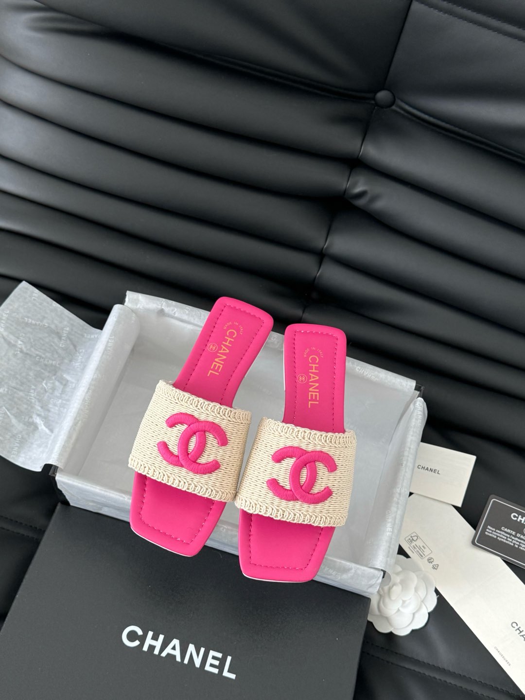 WOVEN SLIDE IN RAFFIA AND BRIGHT PINK LAMBSKIN - 35