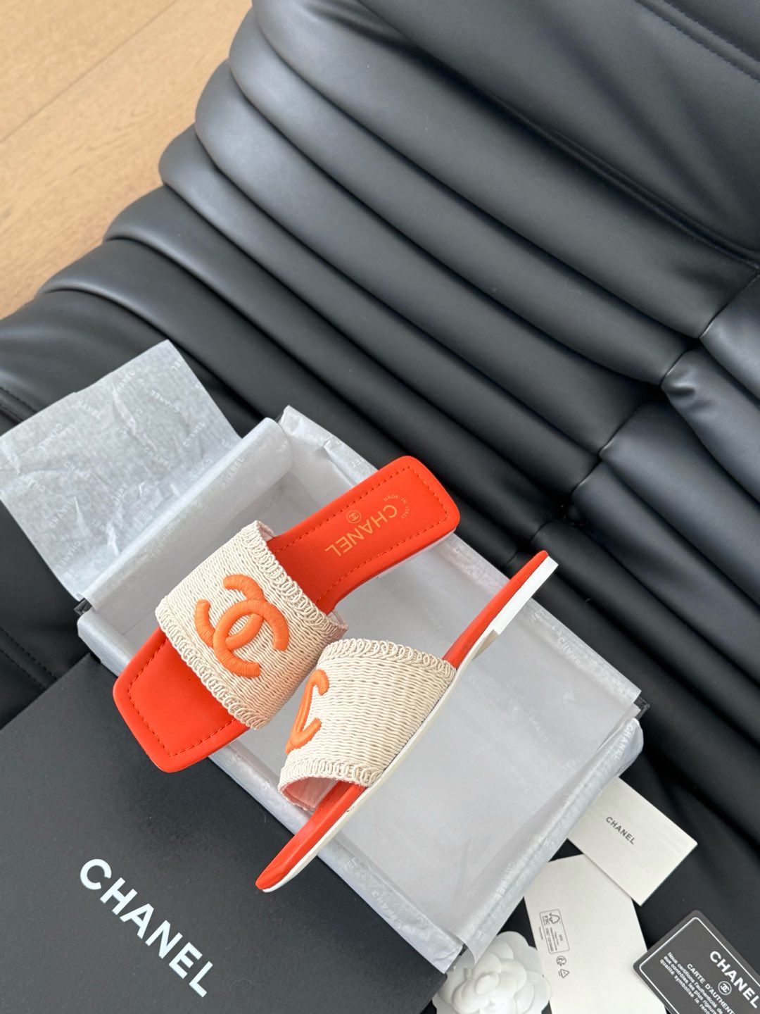 WOVEN SLIDE IN RAFFIA AND VIVID ORANGE LAMBSKIN - 35