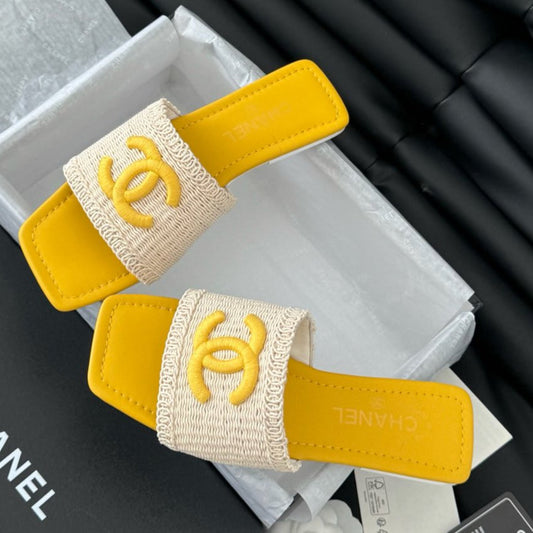 WOVEN SLIDE IN RAFFIA AND LIGHT YELLOW LAMBSKIN - 35