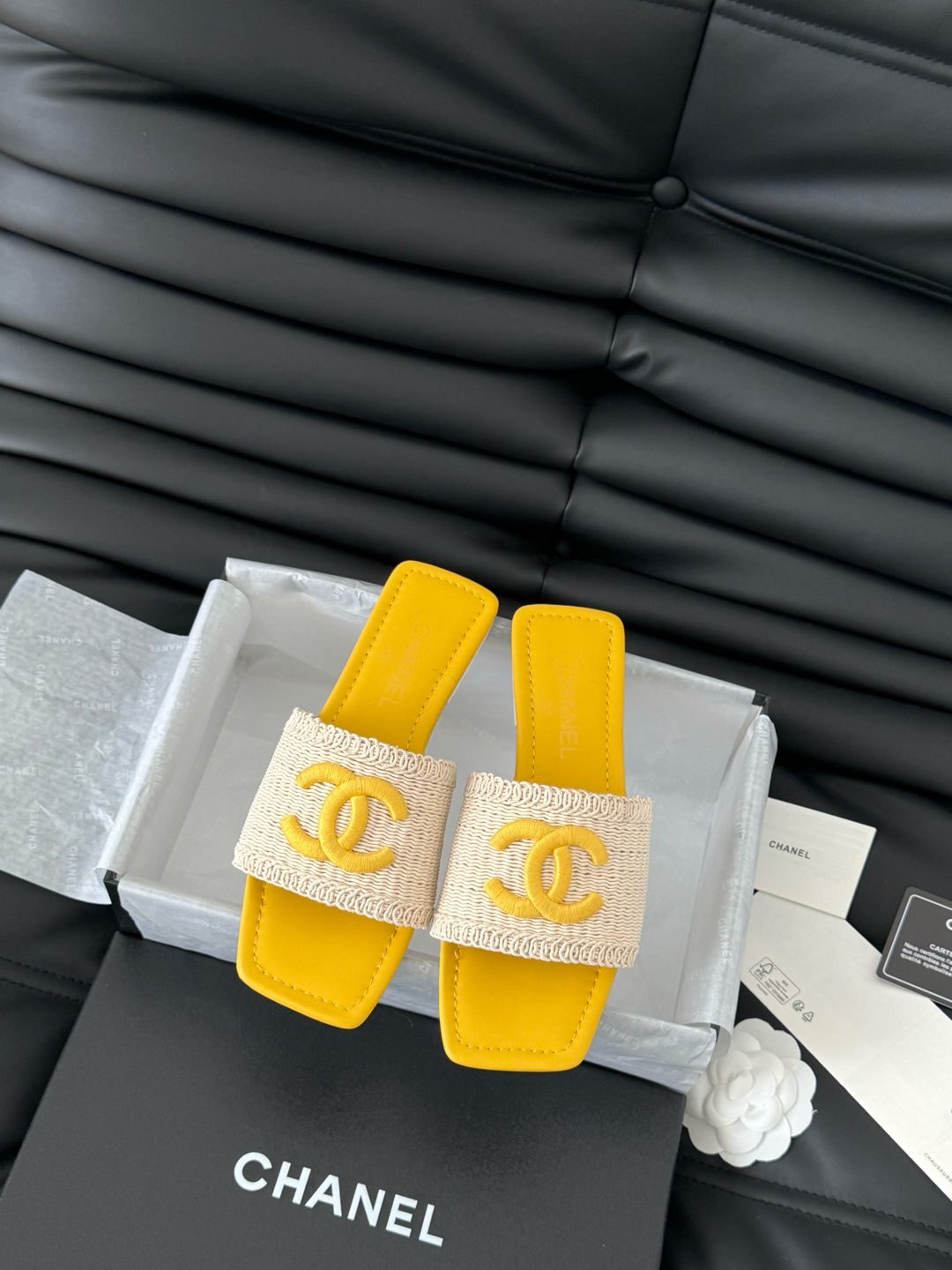 WOVEN SLIDE IN RAFFIA AND LIGHT YELLOW LAMBSKIN - 35
