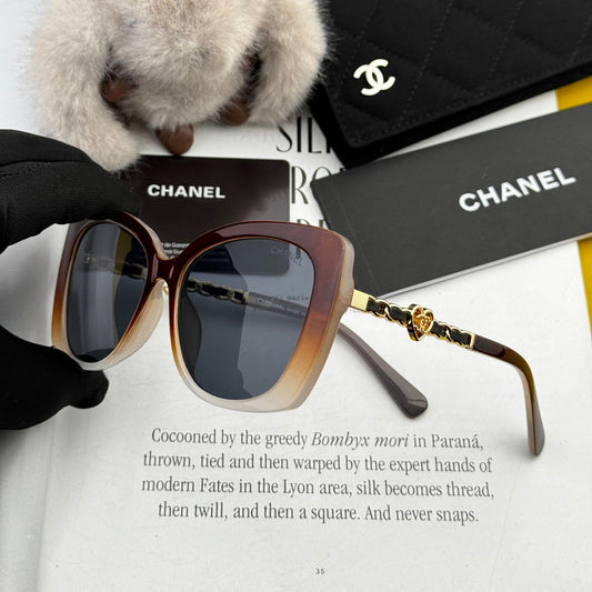 SQUARE SUNGLASSES CH25801 IN ACETATE HEART CHAIN METAL - Black