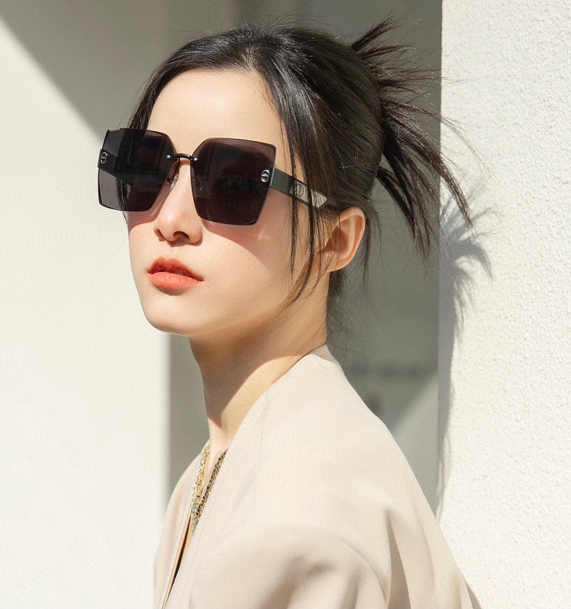 MONTAIGNE SQUARE SUNGLASS CD7159 IN ACETATE - Beige