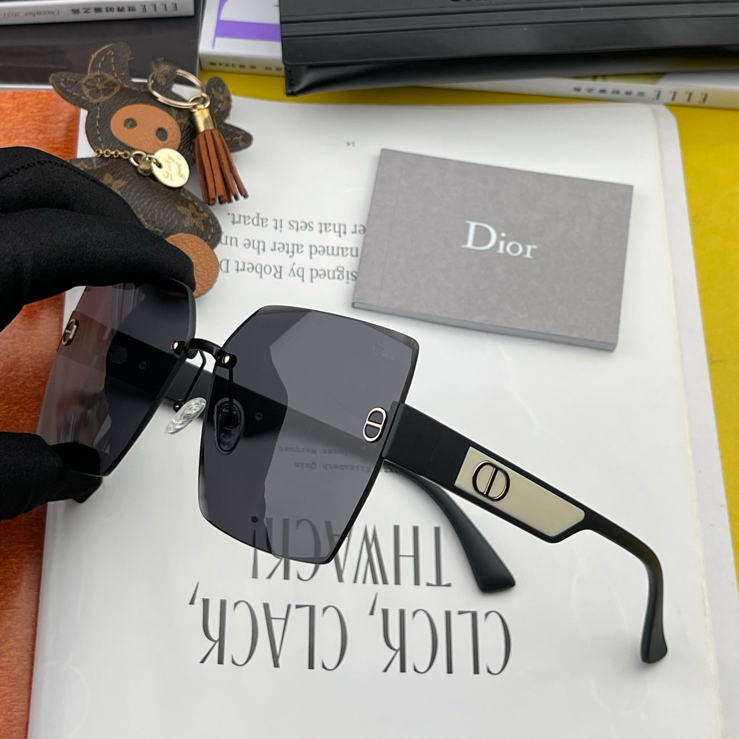 MONTAIGNE SQUARE SUNGLASS CD7159 IN ACETATE - Beige