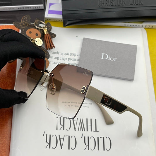 MONTAIGNE SQUARE SUNGLASS CD7159 IN ACETATE - Beige