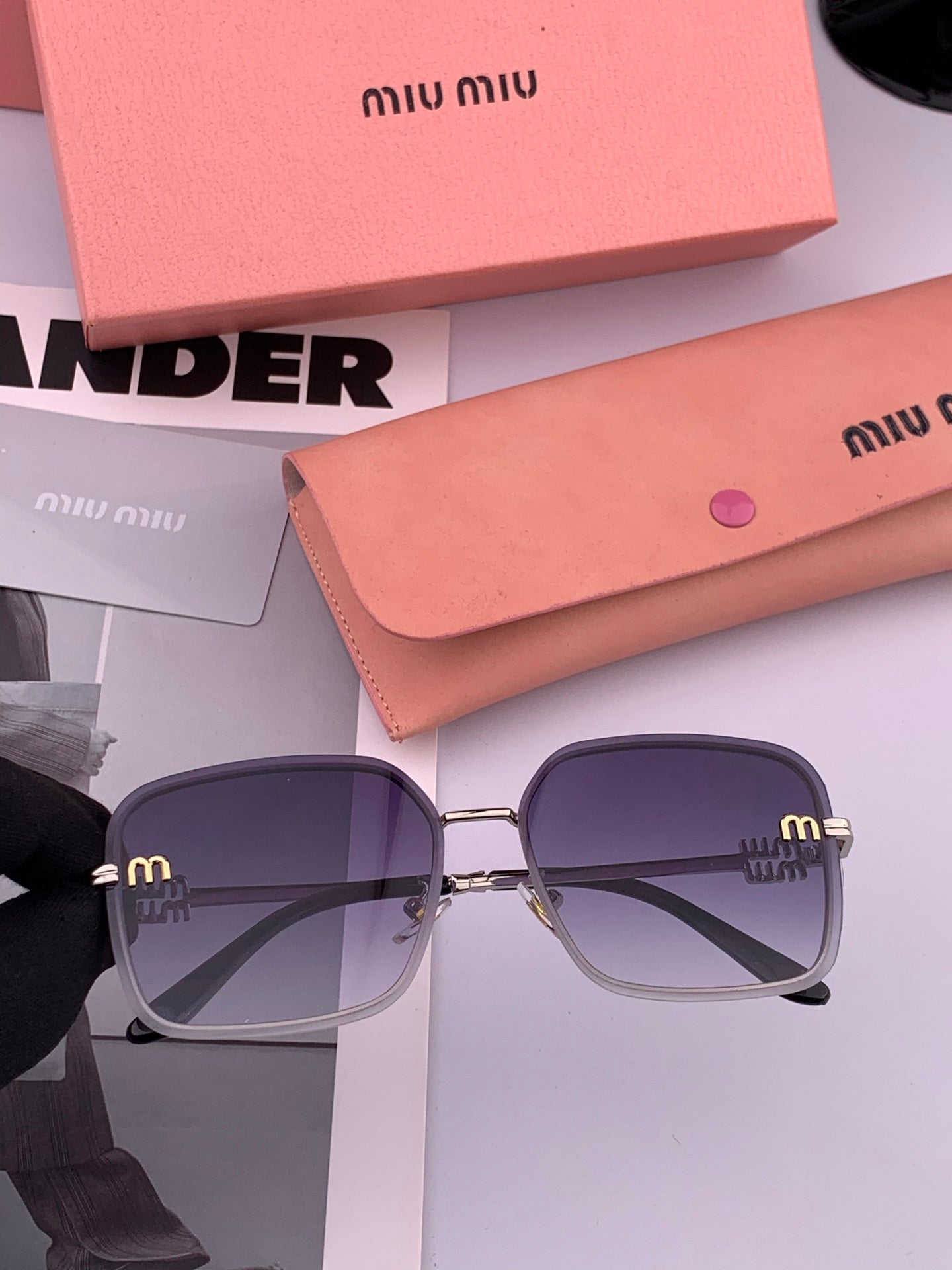 RUNWAY SQUARE SUNGLASSES M9407 IN METAL - Silver/Grey Smoke
