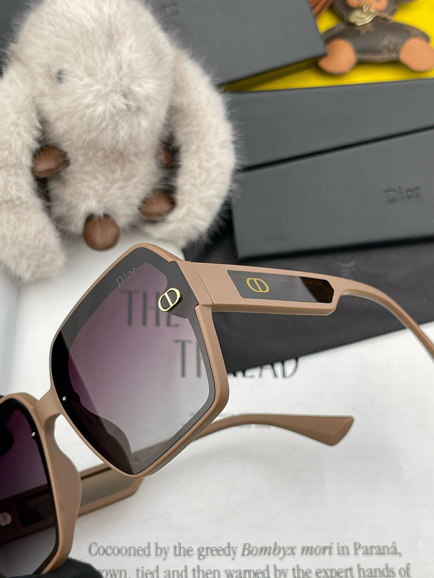 MONTAIGNE SQUARE SUNGLASS D1292 IN LIGHT BROWN ACETATE - Small