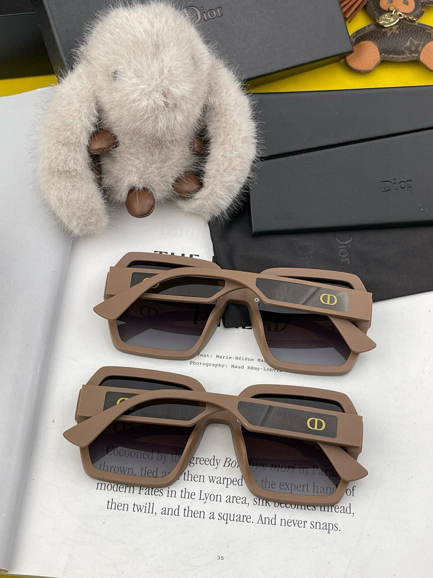 MONTAIGNE SQUARE SUNGLASS D1292 IN LIGHT BROWN ACETATE - Small