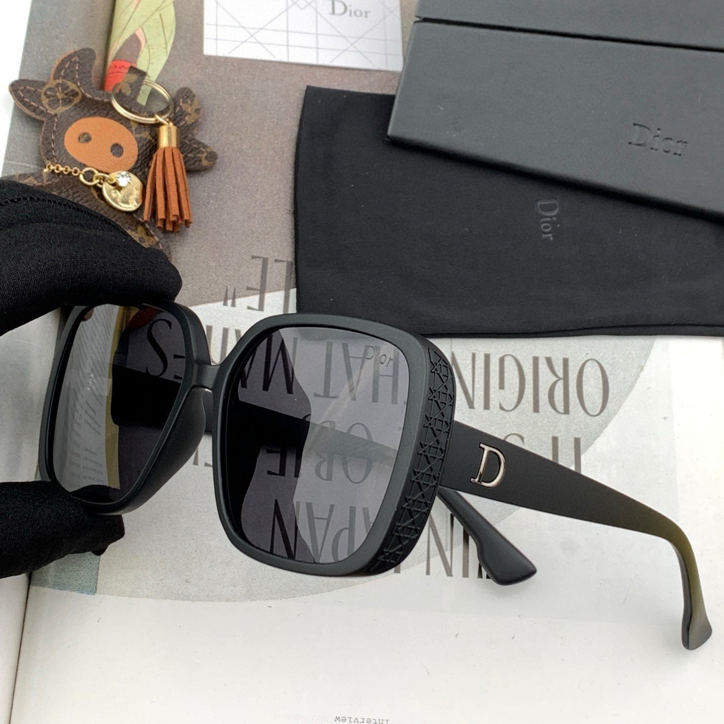MONTAIGNE SQUARE SUNGLASS D7277 IN ACETATE - Ivory