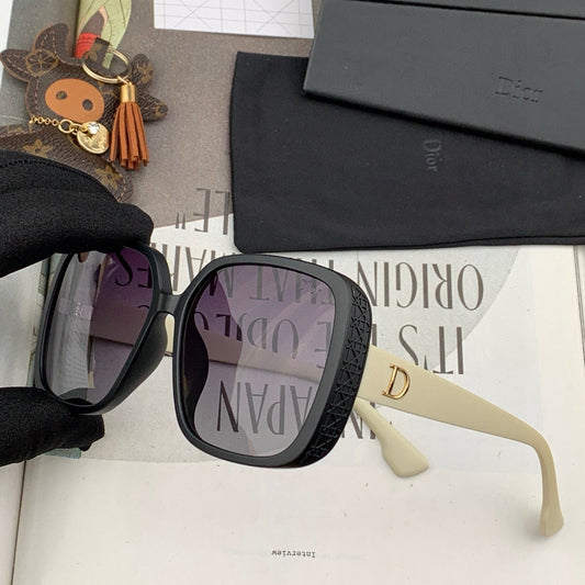 MONTAIGNE SQUARE SUNGLASS D7277 IN ACETATE - Ivory