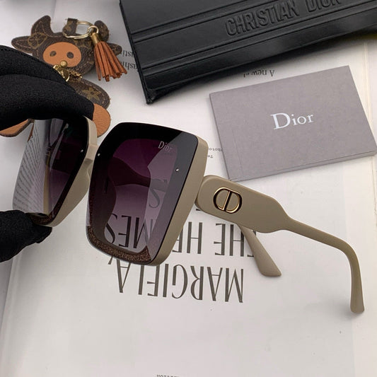 MONTAIGNE SQUARE SUNGLASS D6227 IN ACETATE - Beige