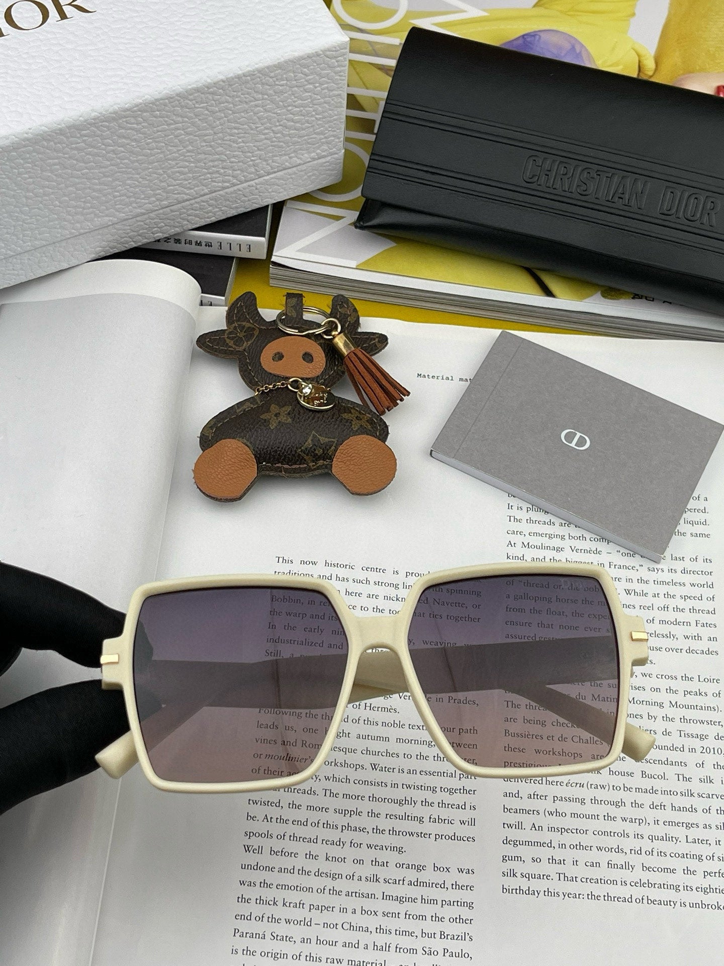 MONTAIGNE SQUARE SUNGLASS CD4780 IN ACETATE - Beige