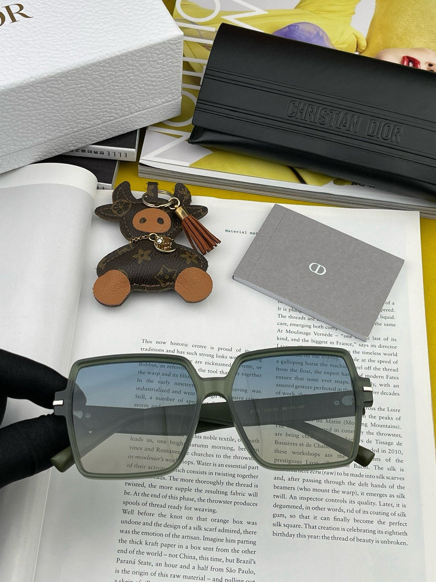 MONTAIGNE SQUARE SUNGLASS CD4780 IN ACETATE - Beige