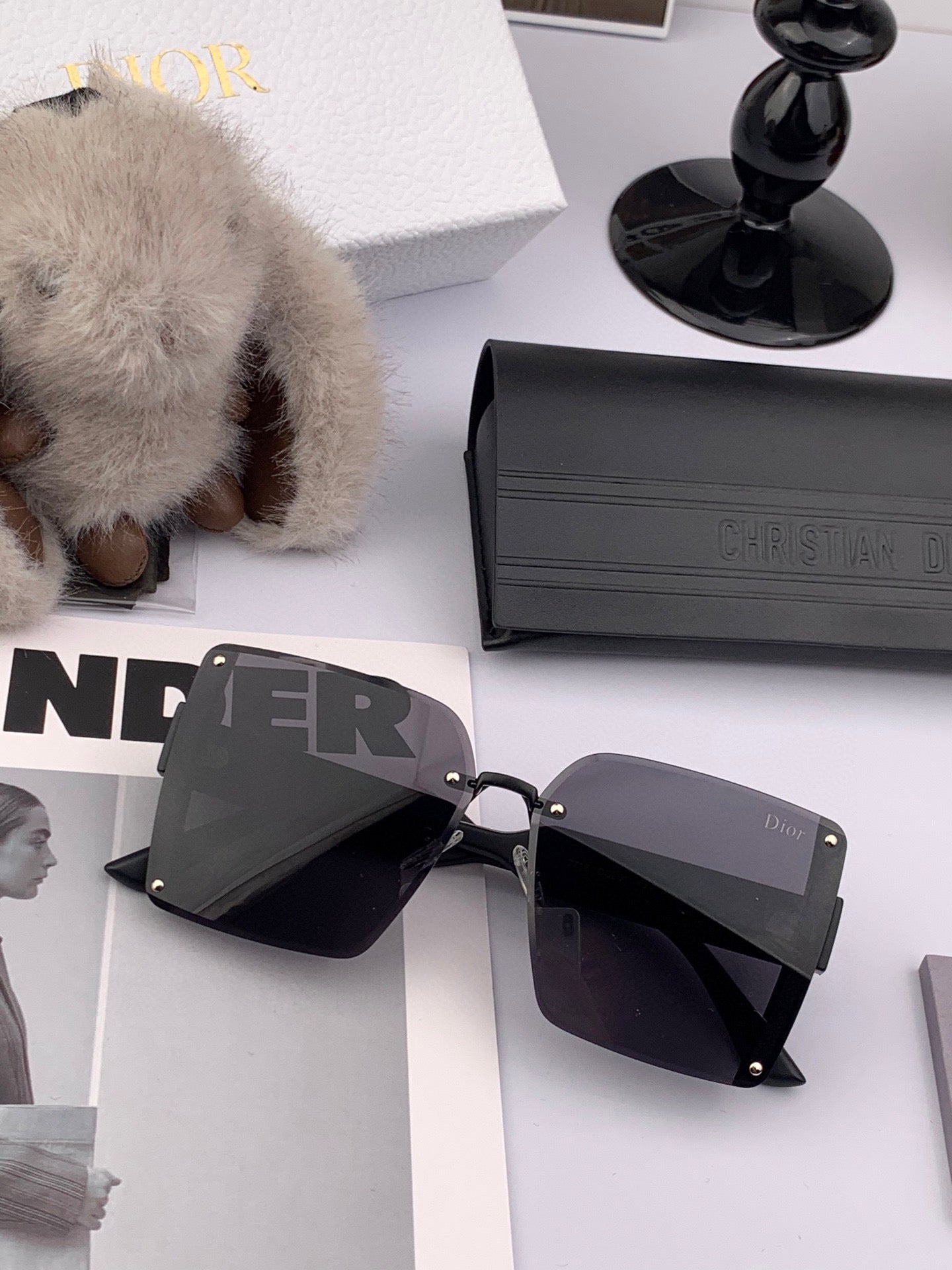 MONTAIGNE SQUARE SUNGLASS CD1677 IN ACETATE - Beige