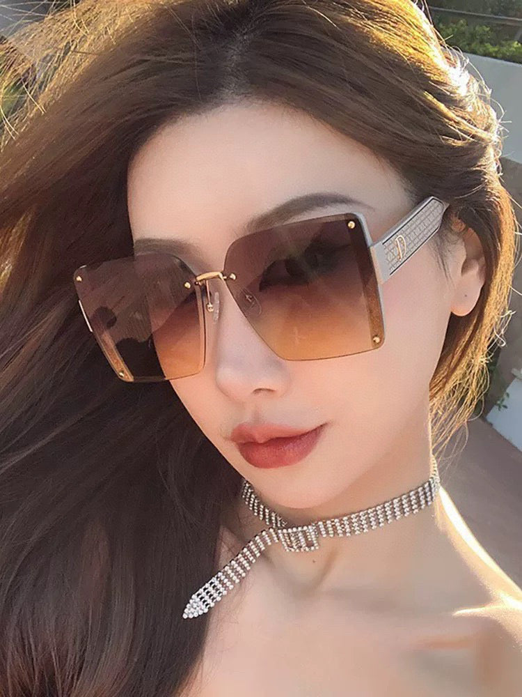 MONTAIGNE SQUARE SUNGLASS CD1677 IN ACETATE - Beige