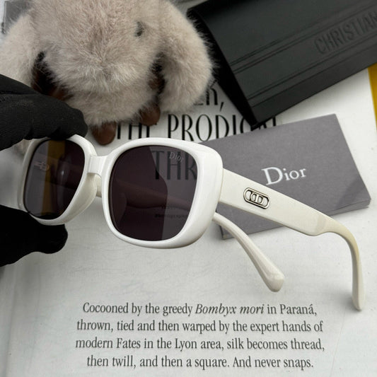 MONTAIGNE SUNGLASS D8106 IN ACETATE - White