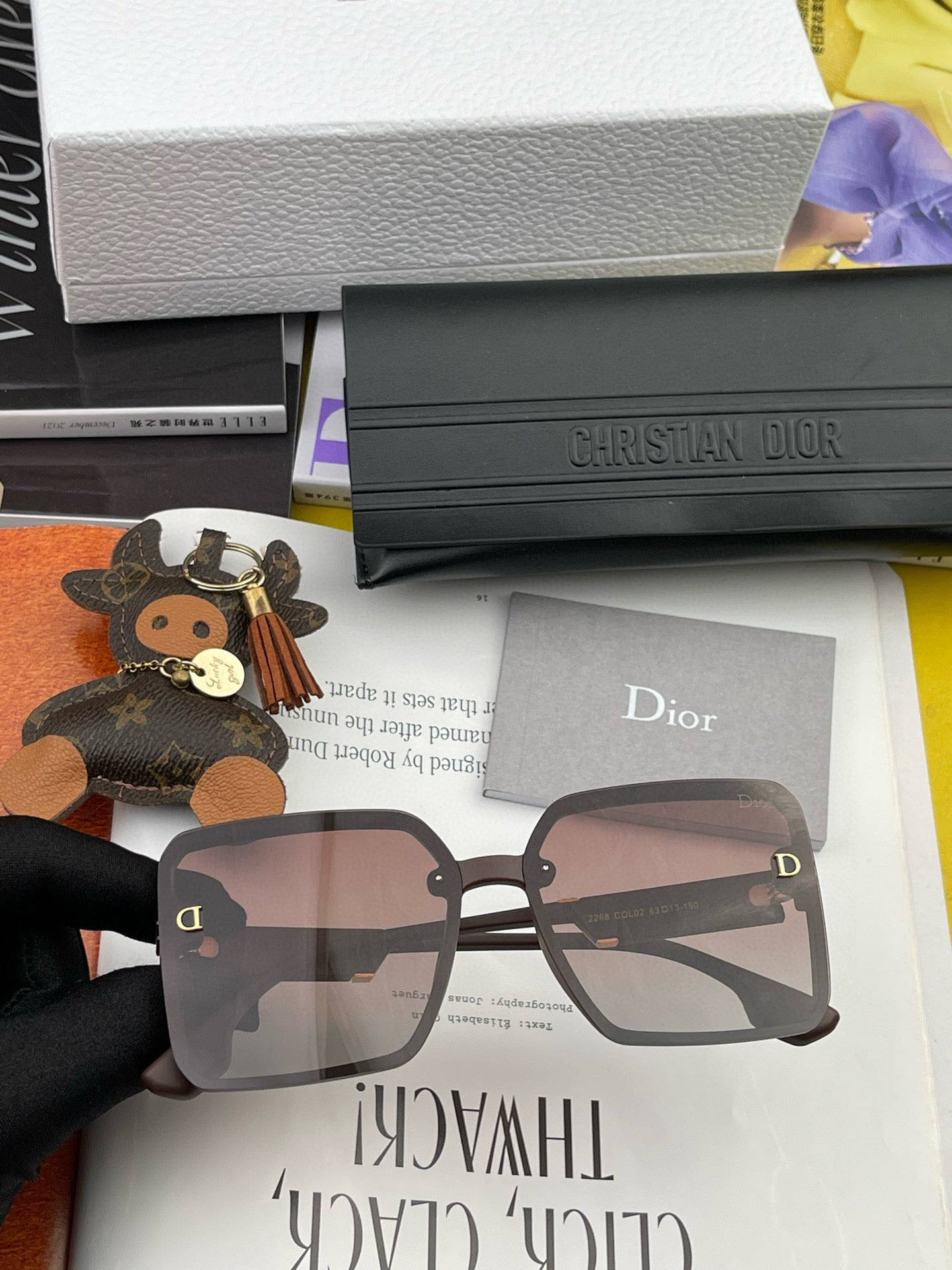 MONTAIGNE SUNGLASS CD2682 IN ACETATE - Ivory