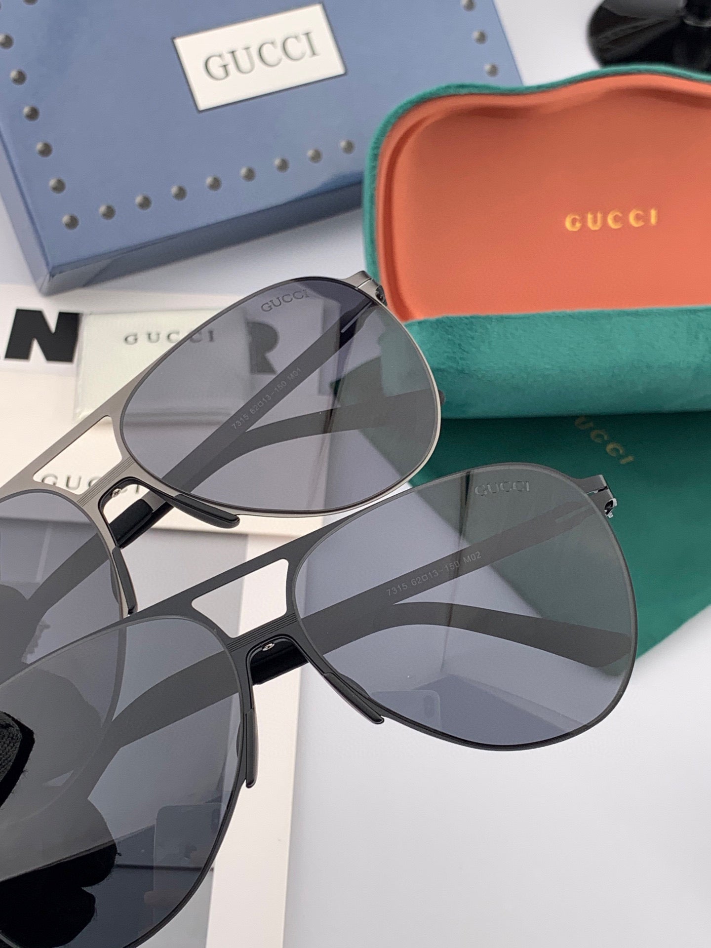 NAVIGATOR FRAME SUNGLASSES G5731 IN METAL - Black