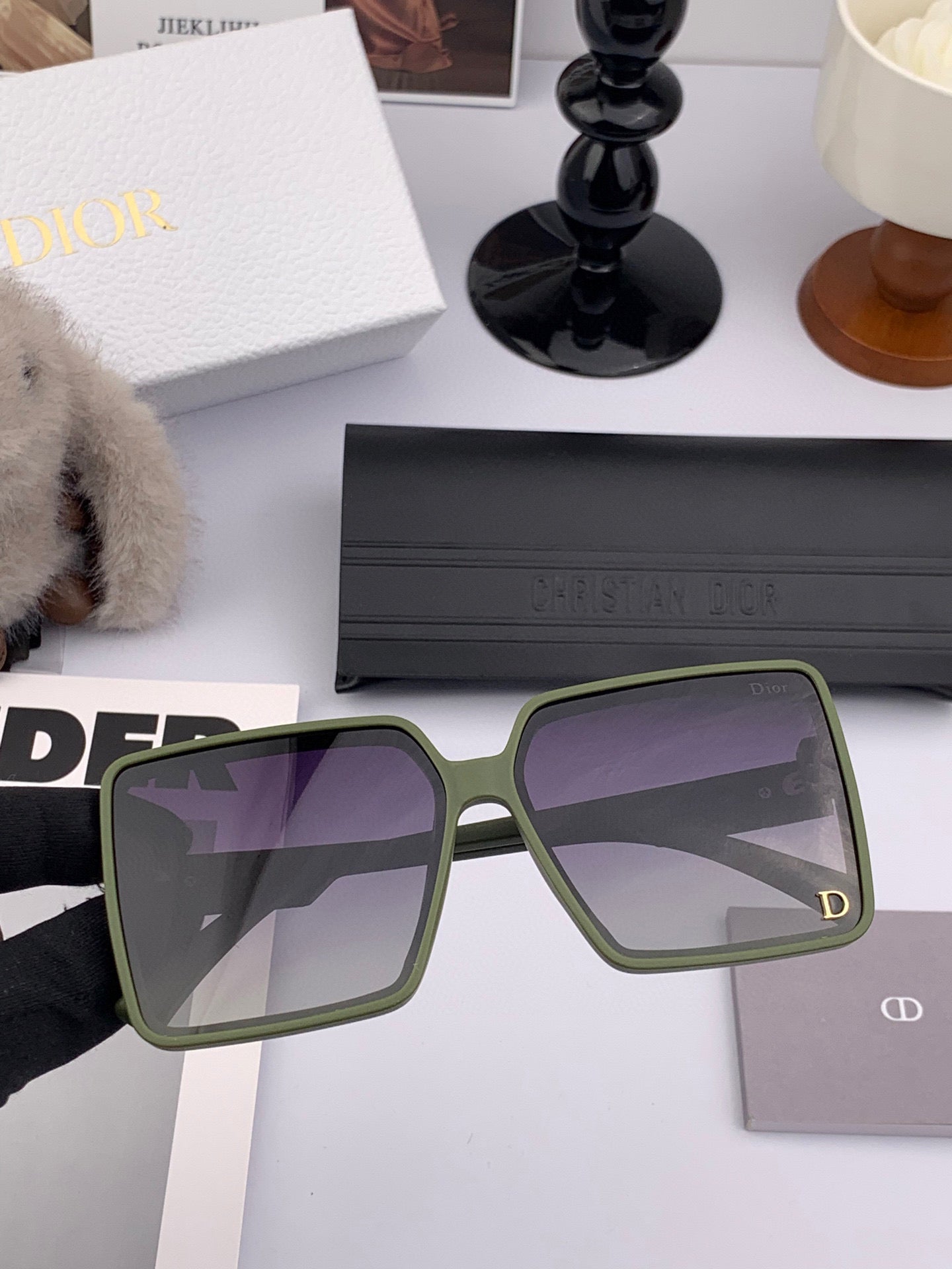 MONTAIGNE SUNGLASS CD1595 IN GREEN ACETATE - Small