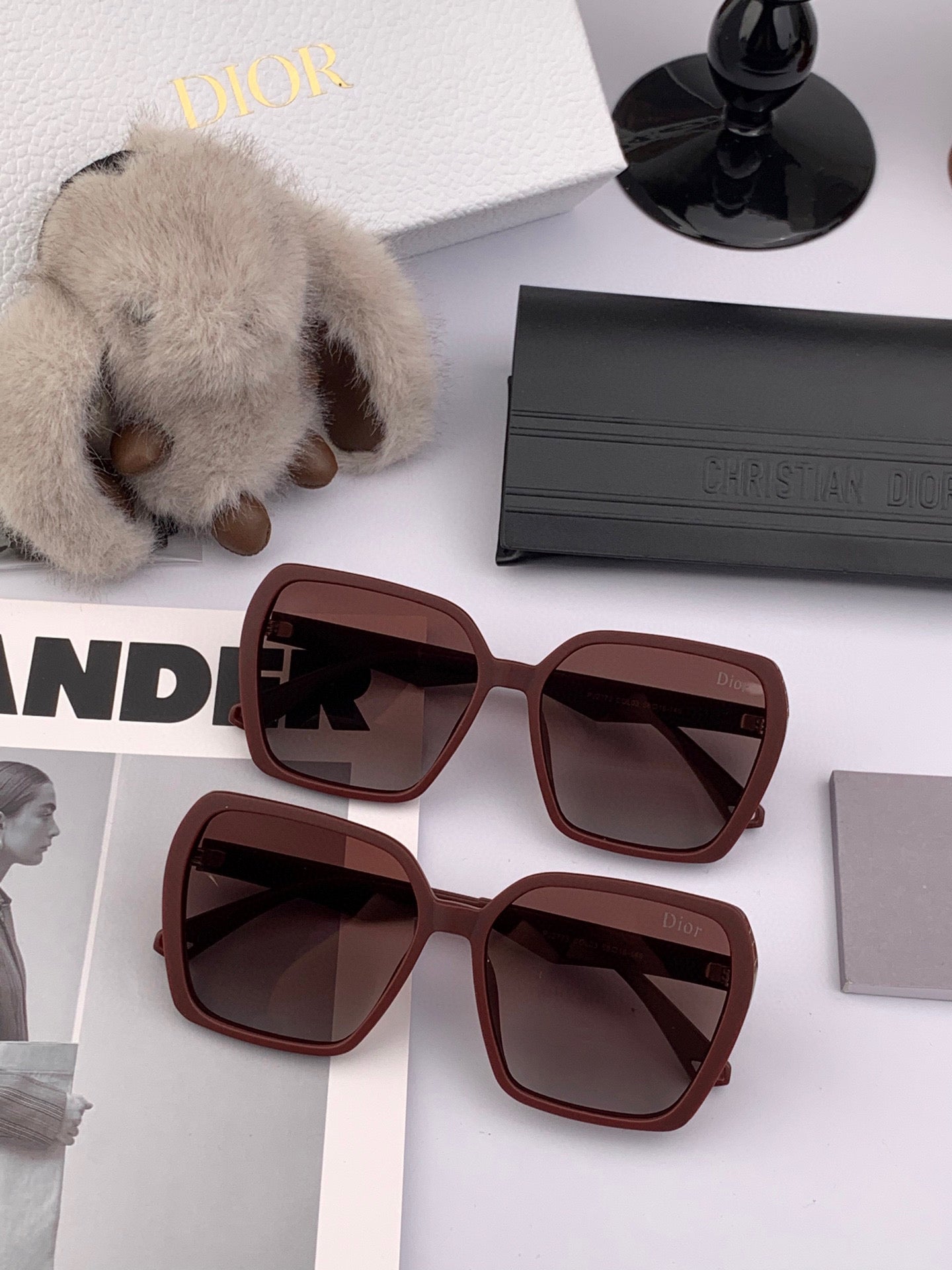 MONTAIGNE SUNGLASS D7732 IN BROWN ACETATE - Small