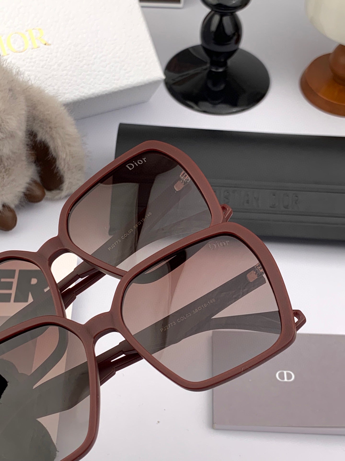 MONTAIGNE SUNGLASS D7732 IN BROWN ACETATE - Small