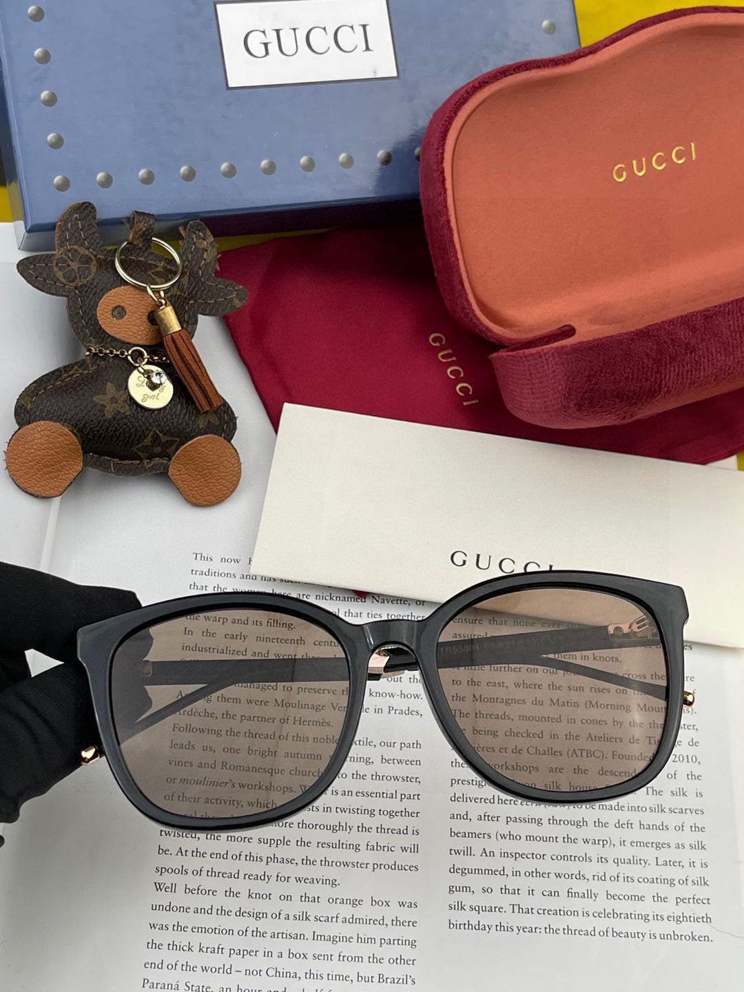 BUTTERFLY FRAME SUNGLASSES G15500 IN ACETATE - Black
