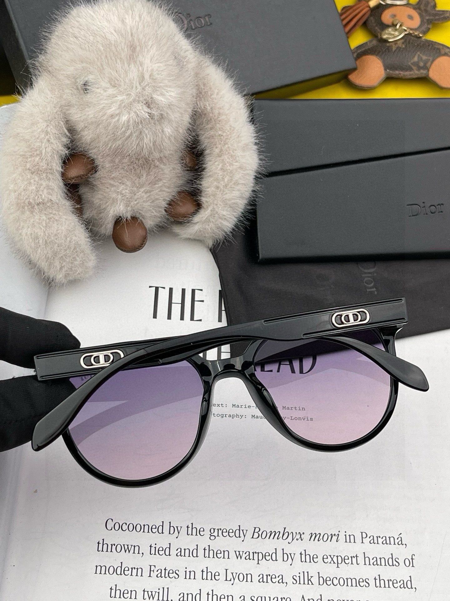 MONTAIGNE SUNGLASS CD5106 IN BLACK ACETATE - Black