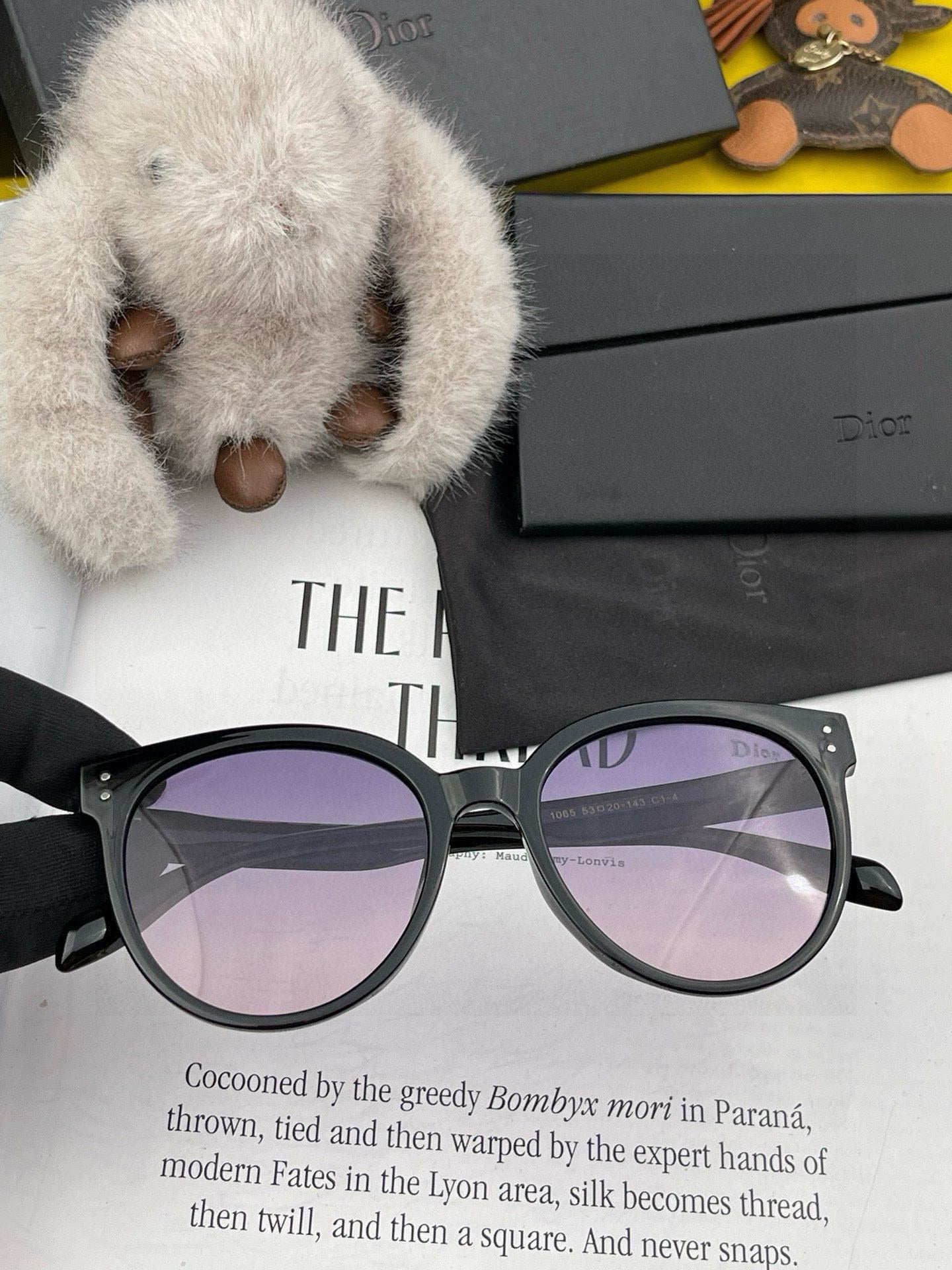 MONTAIGNE SUNGLASS CD5106 IN BLACK ACETATE - Black