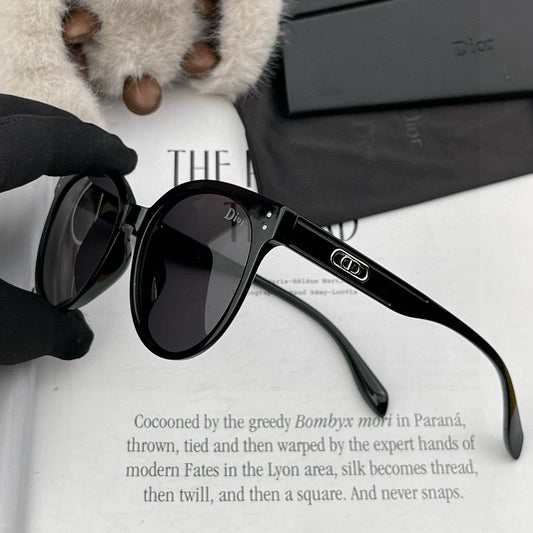 MONTAIGNE SUNGLASS CD5106 IN BLACK ACETATE - Black