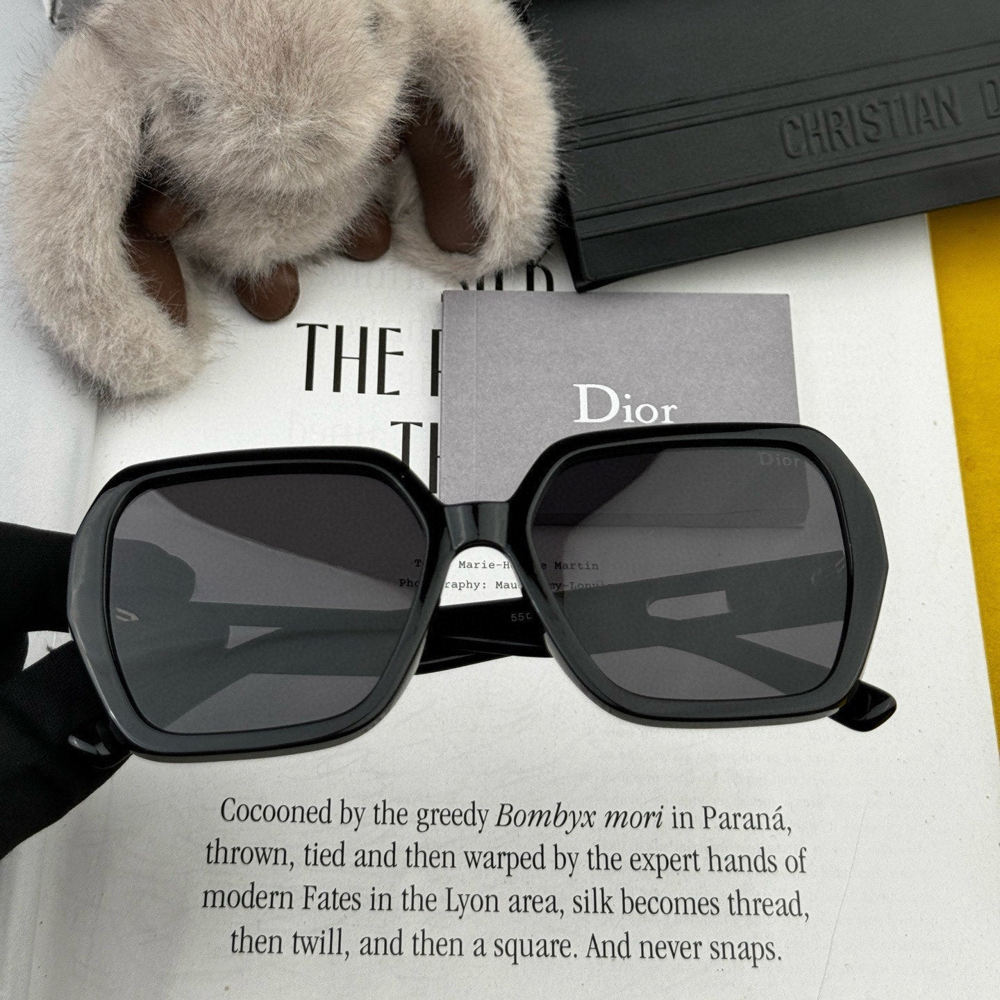 MONTAIGNE SUNGLASS CD2512 IN ACETATE - Black