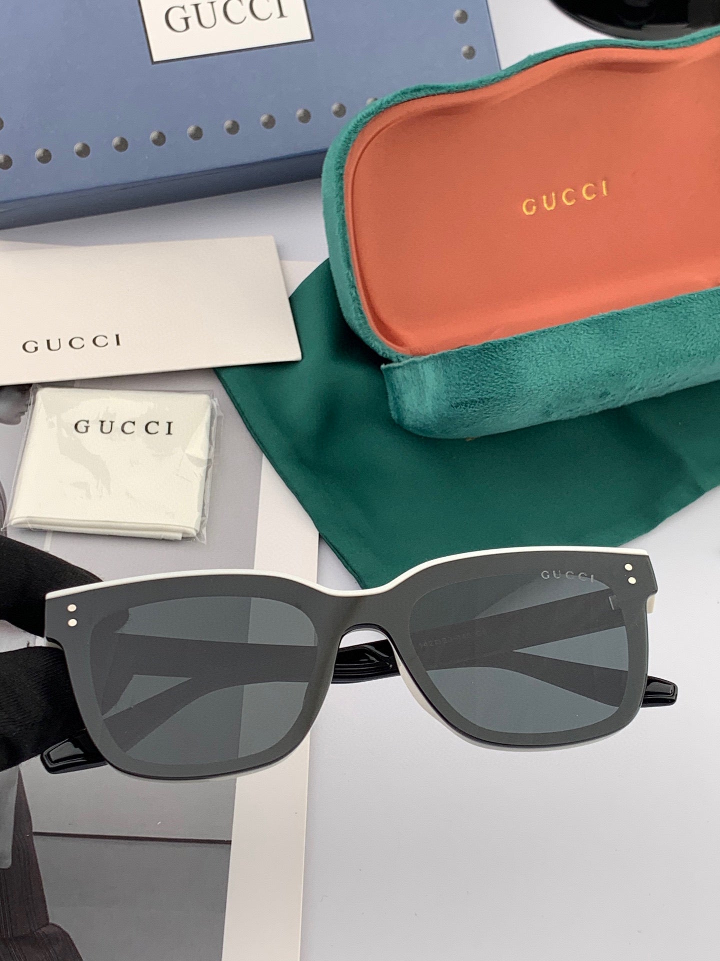 SQUARE FRAME SUNGLASSES G1110 IN ACETATE - White