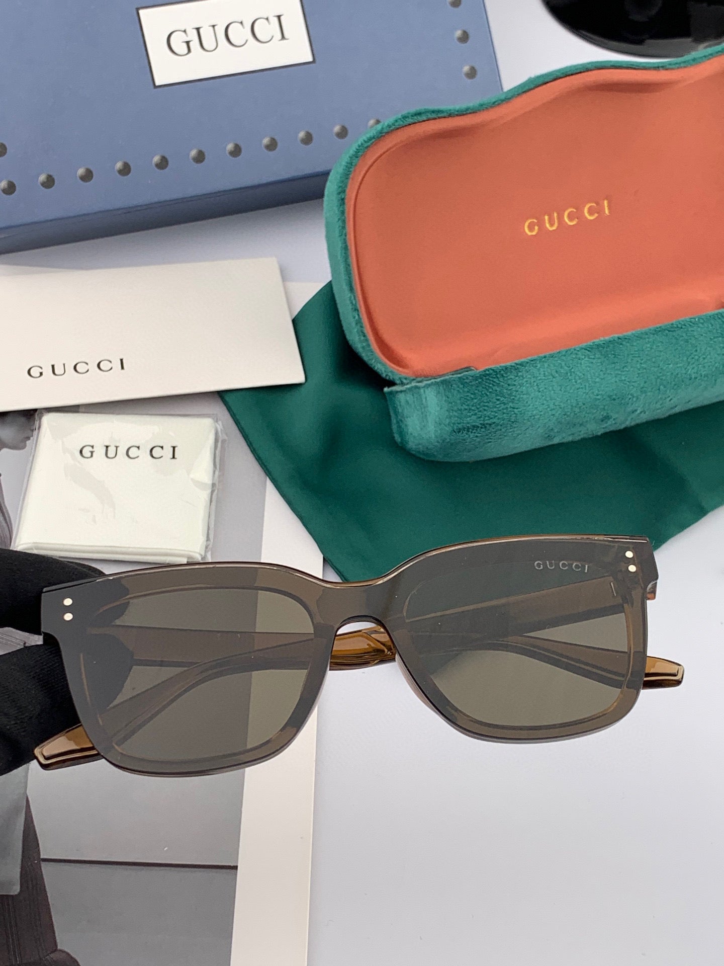SQUARE FRAME SUNGLASSES G1110 IN ACETATE - White