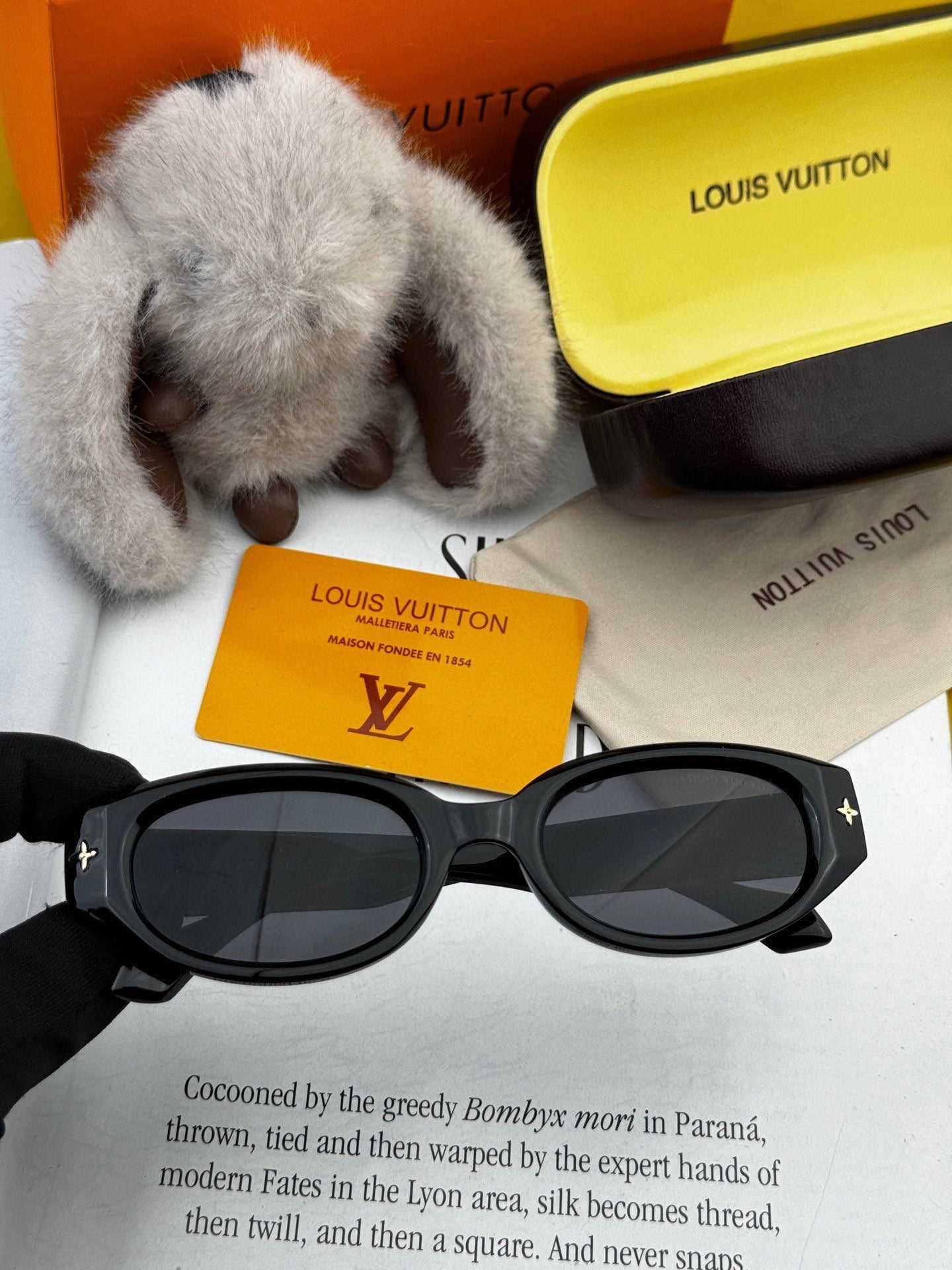 CAT EYE SUNGLASSES L1335 IN BLACK ACETATE - Small