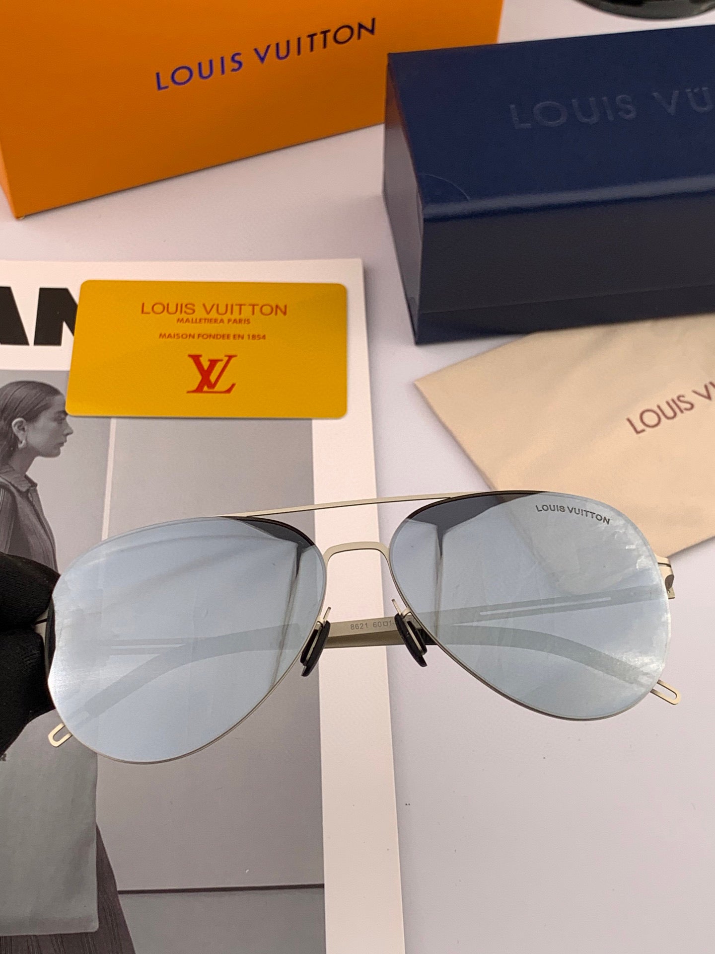 PILOT SUNGLASSES L1862 IN METAL - Black