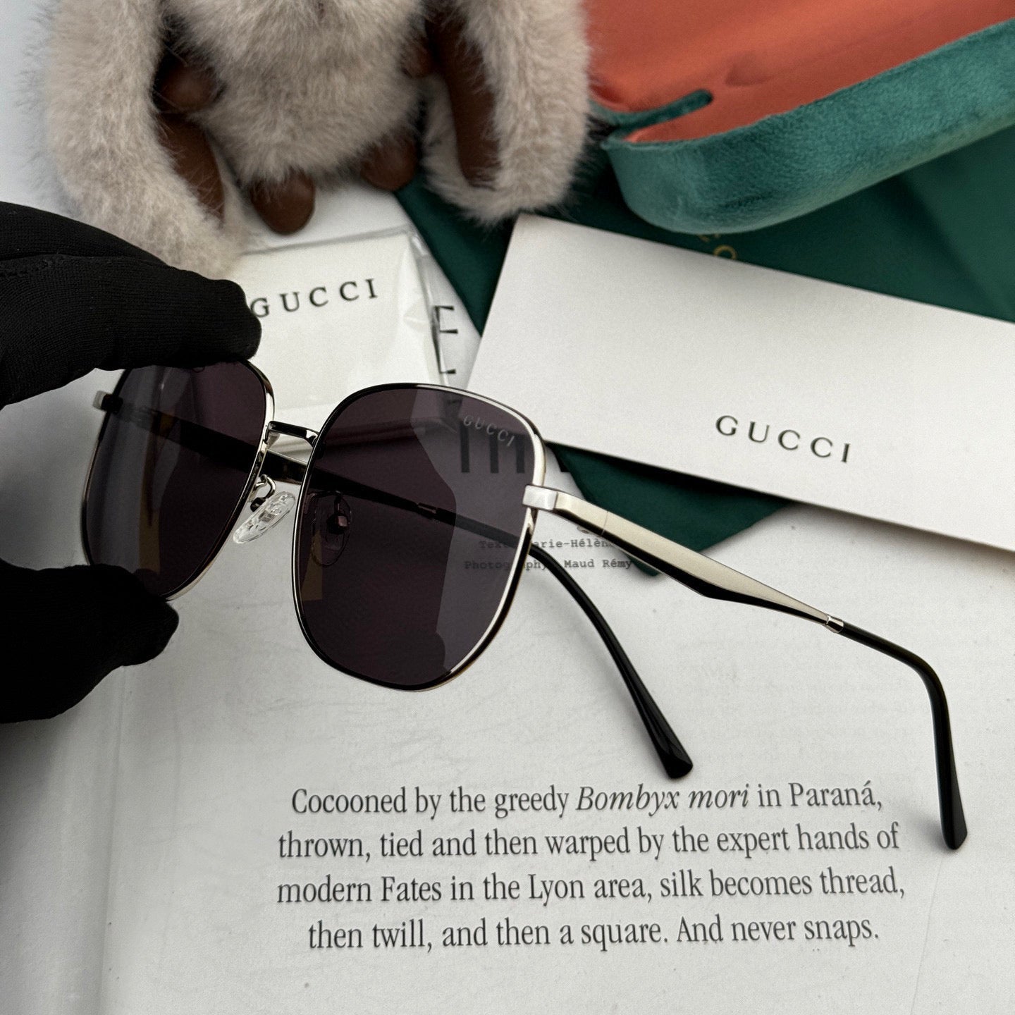 LOW NOSEBRIDGE FIT RECTANGULAR SUNGLASSES G0203 IN METAL - Grey/Black