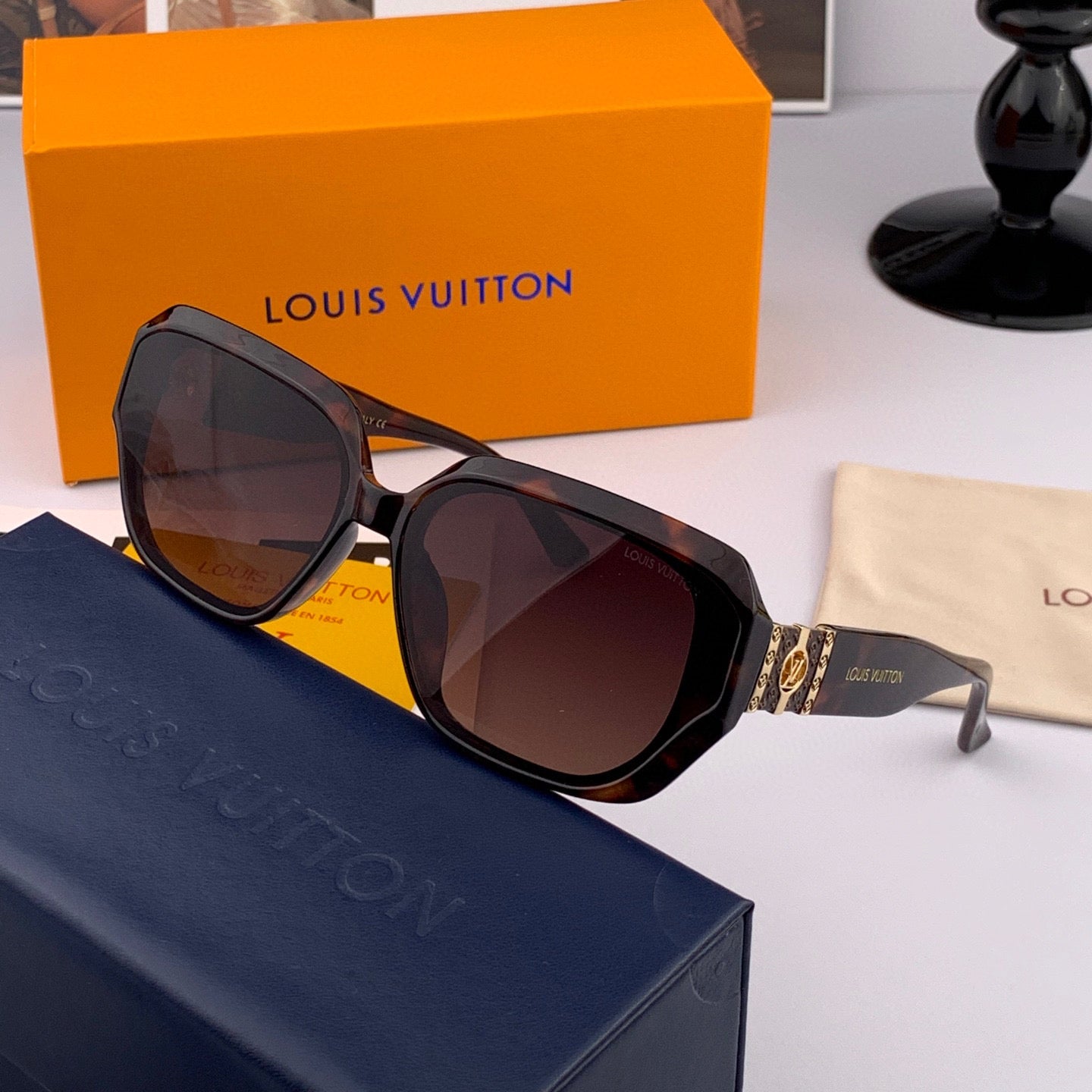 SQUARE SUNGLASSES L8551 IN ACETATE - Black