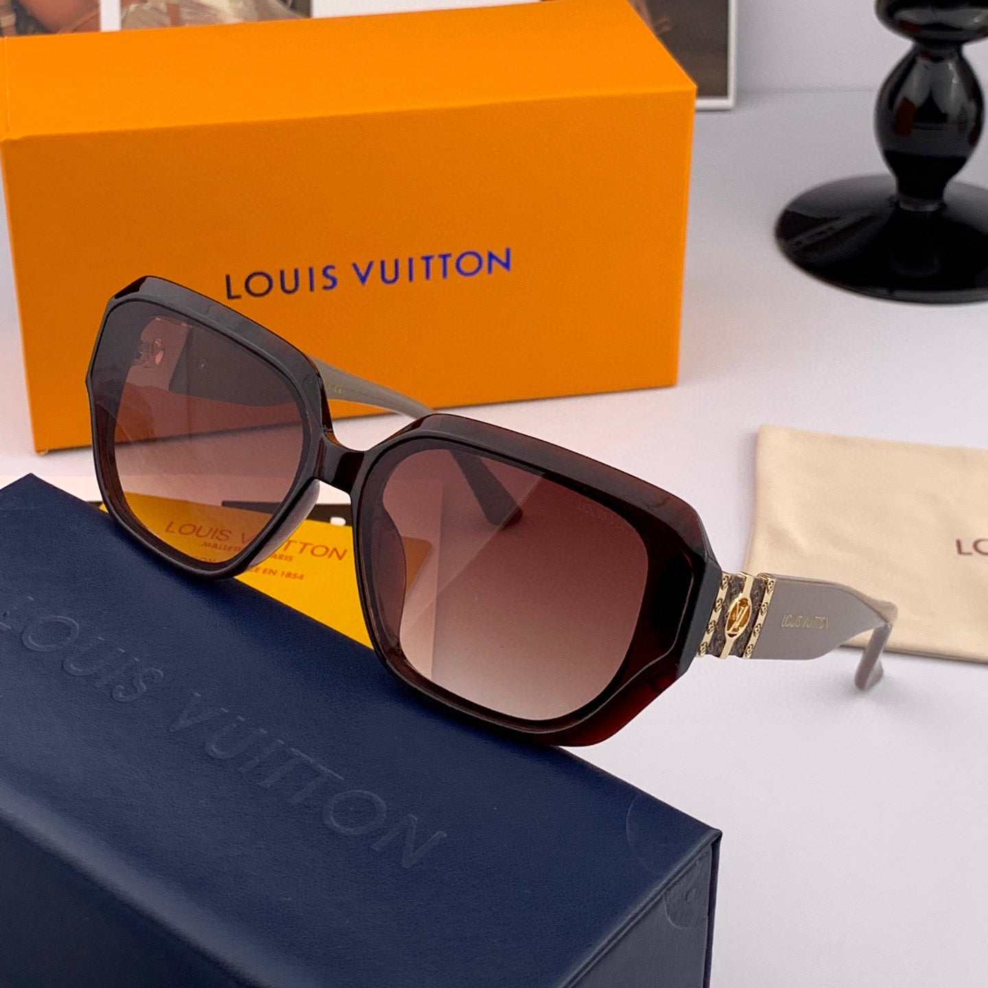 SQUARE SUNGLASSES L8551 IN ACETATE - Black