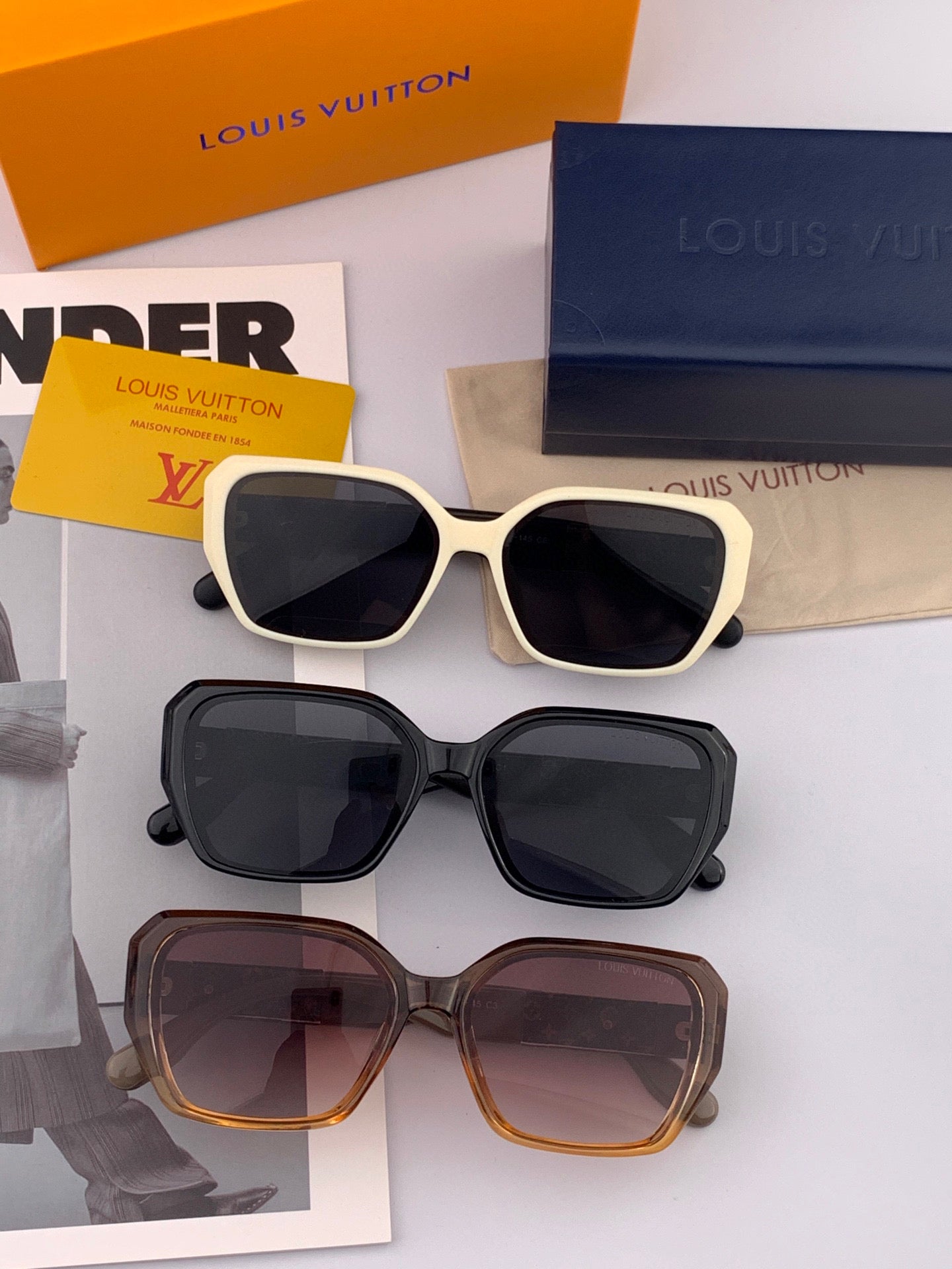 SQUARE SUNGLASSES L7132 IN ACETATE - Black