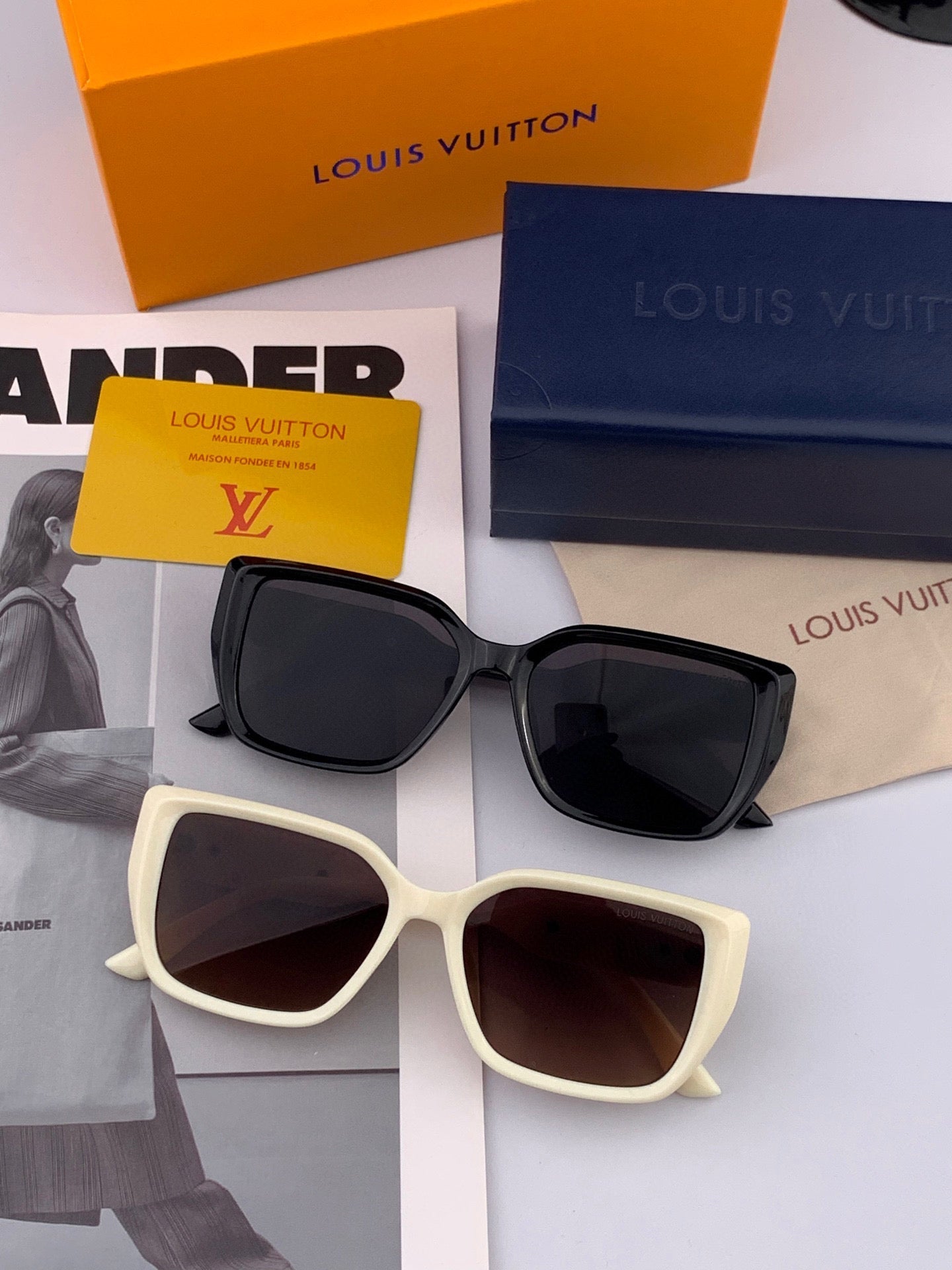SQUARE SUNGLASSES L6221 IN ACETATE - Black