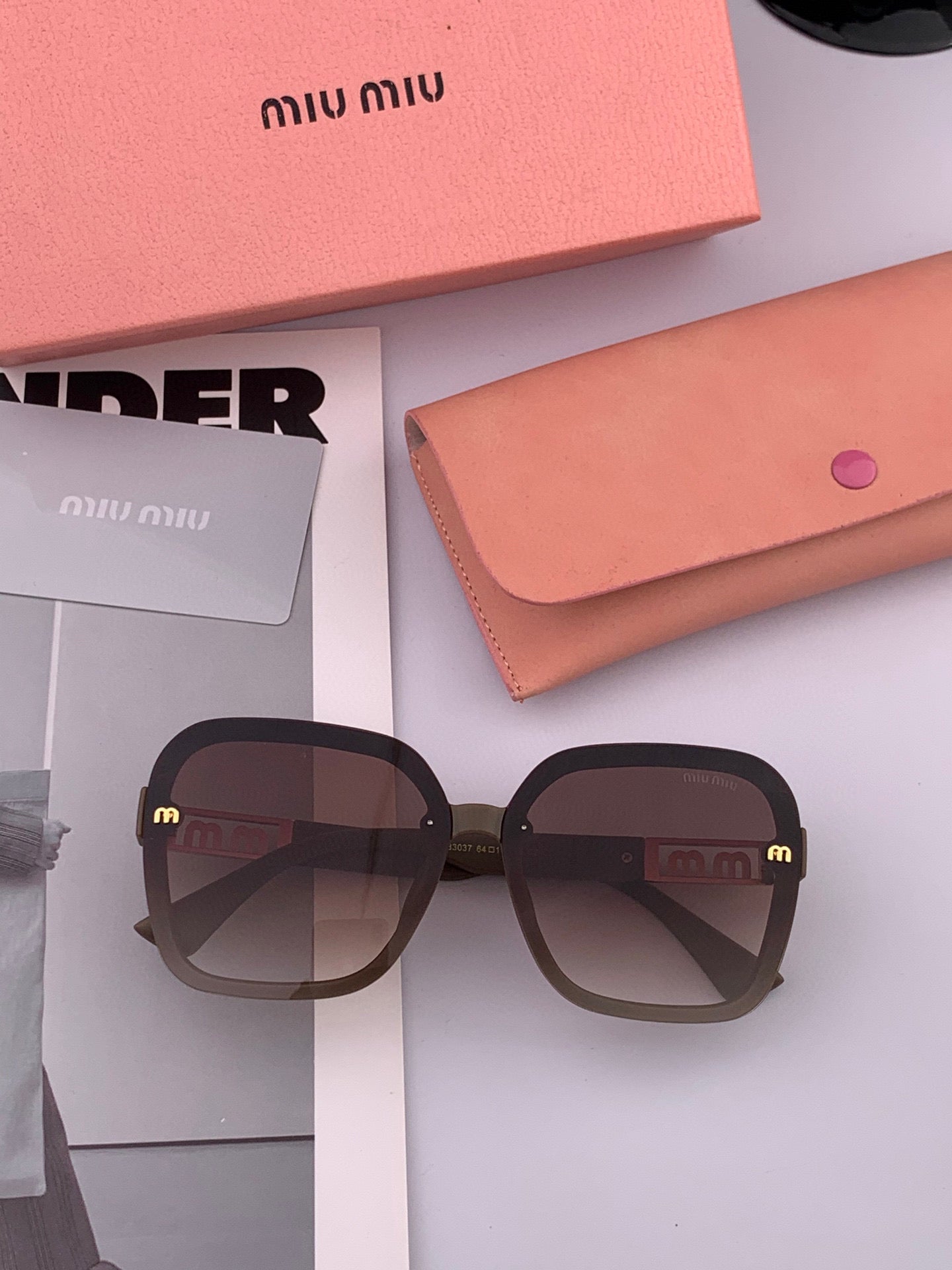 RUNWAY SQUARE SUNGLASSES M7303 IN ACETATE - Beige