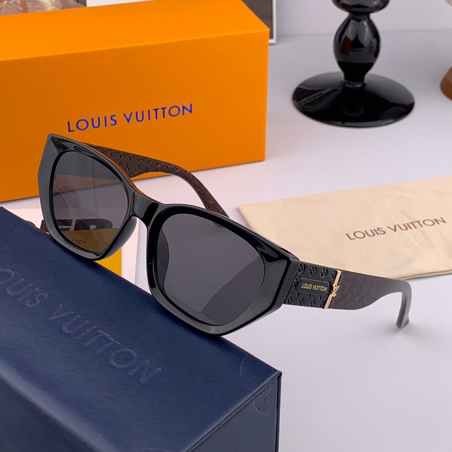 CAT EYE SUNGLASSES L9551 IN ACETATE - Black