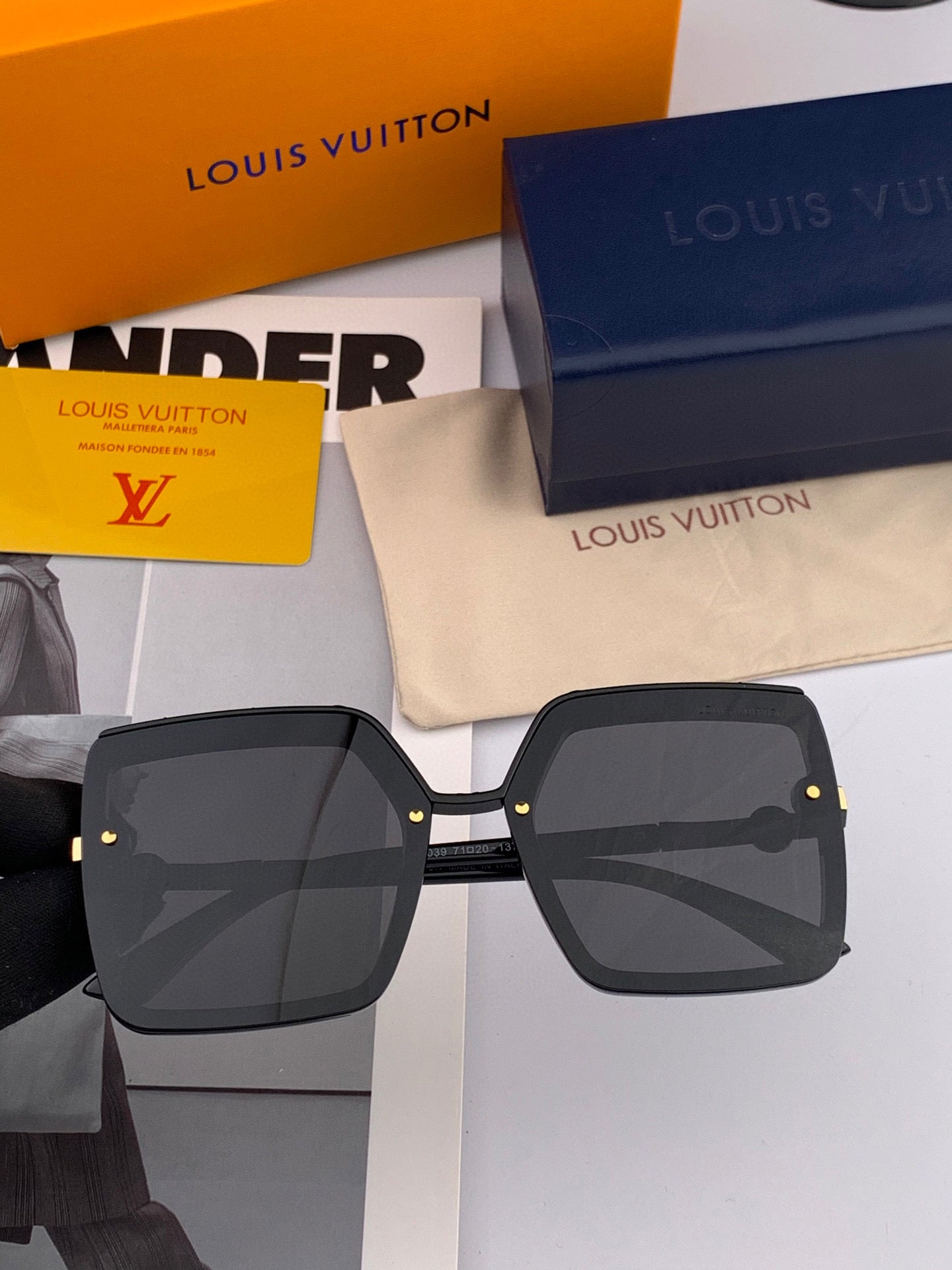 SQUARE SUNGLASSES L081 IN BLACK RED ACETATE - Small