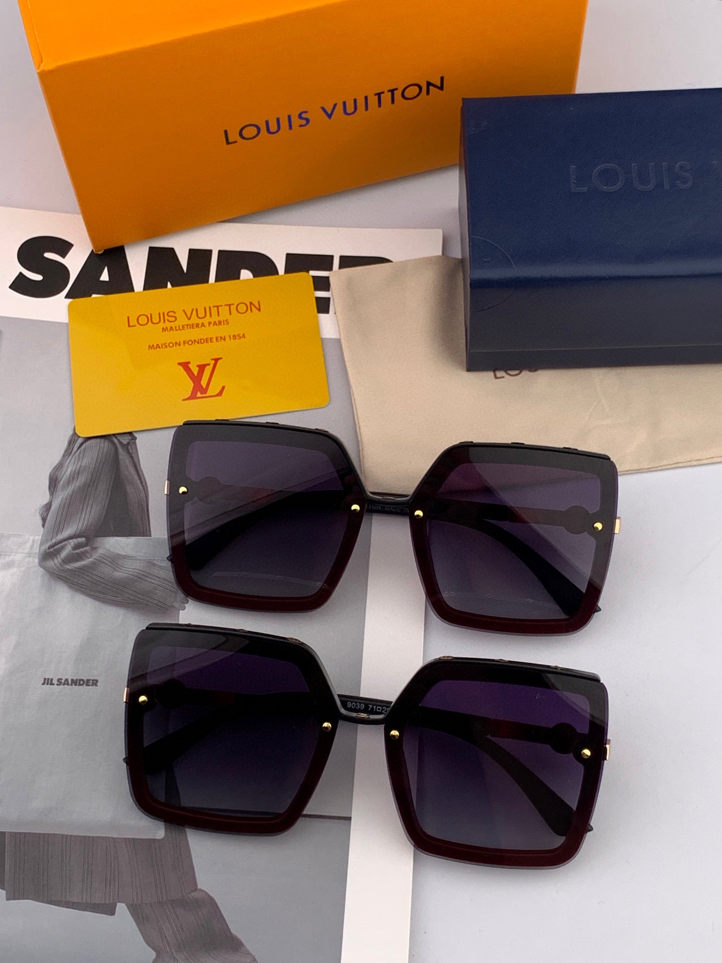 SQUARE SUNGLASSES L081 IN BLACK RED ACETATE - Small