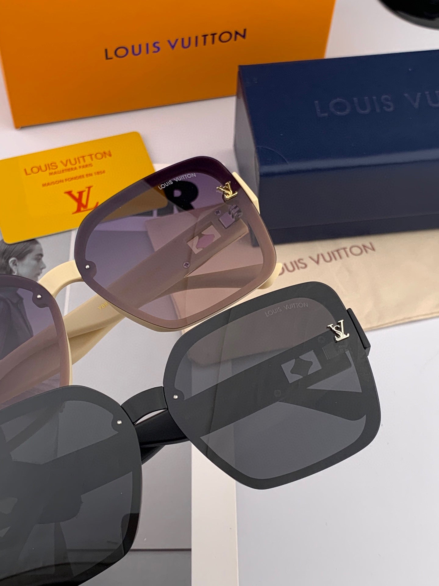 SQUARE SUNGLASSES L0992 IN ACETATE - Black