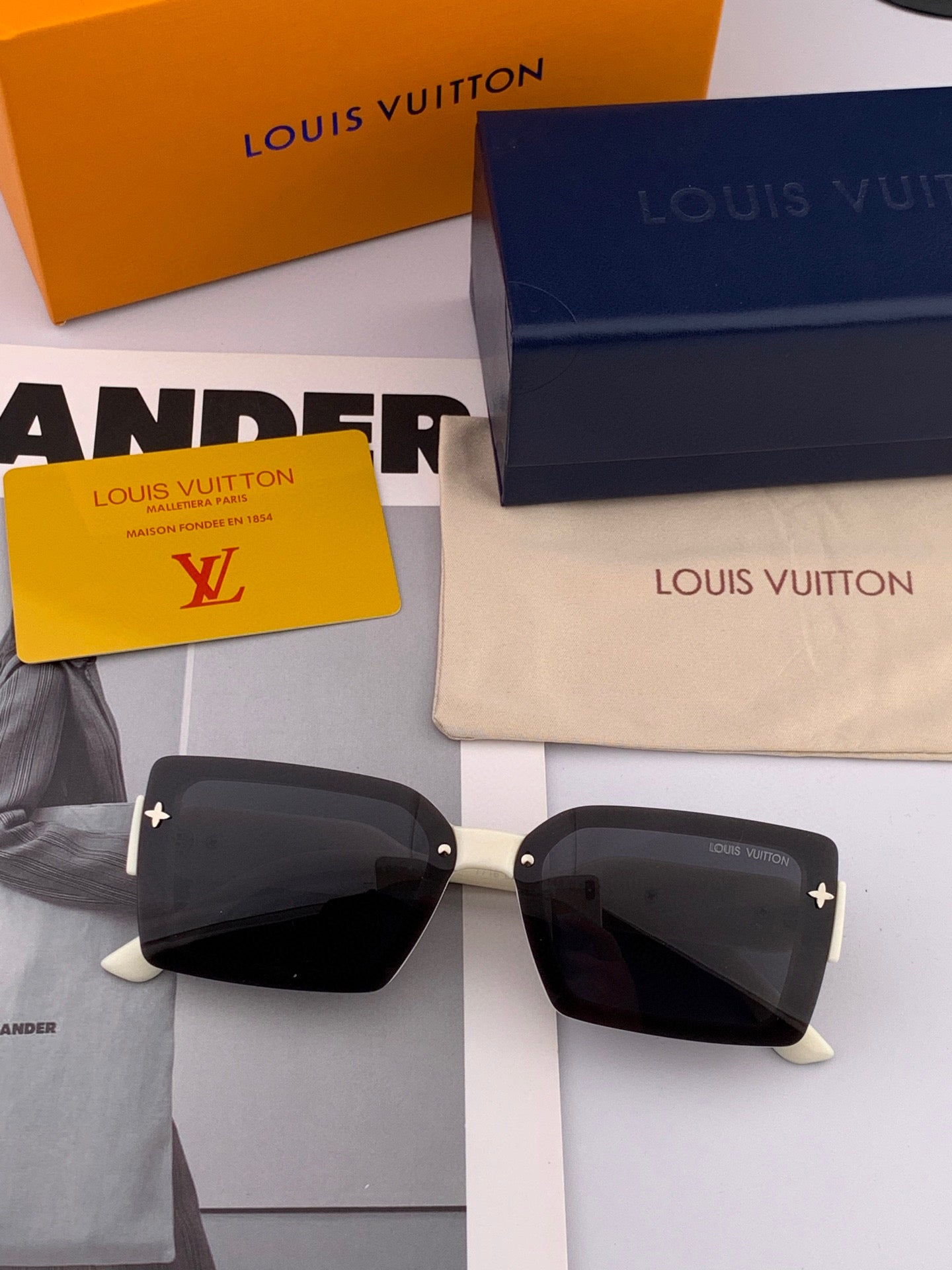 RECTANGLE SUNGLASSES L6771 IN ACETATE - White