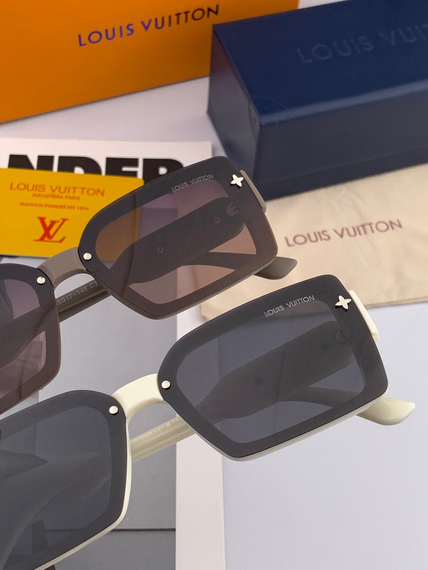 RECTANGLE SUNGLASSES L6771 IN ACETATE - White