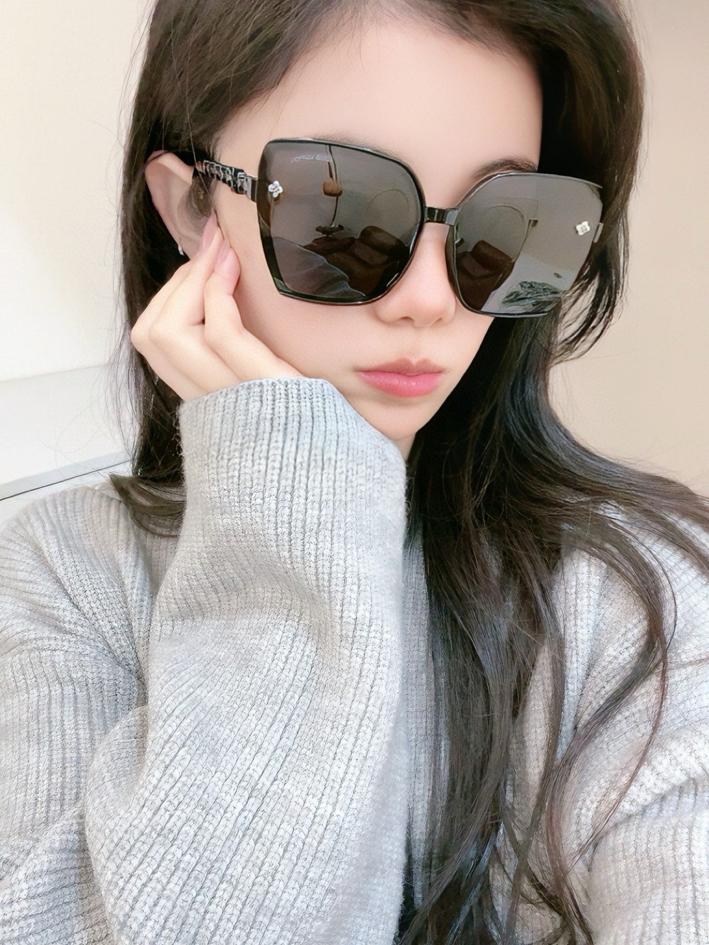 SQUARE SUNGLASSES L3992 IN ACETATE EMBOSSED LOGO - Black