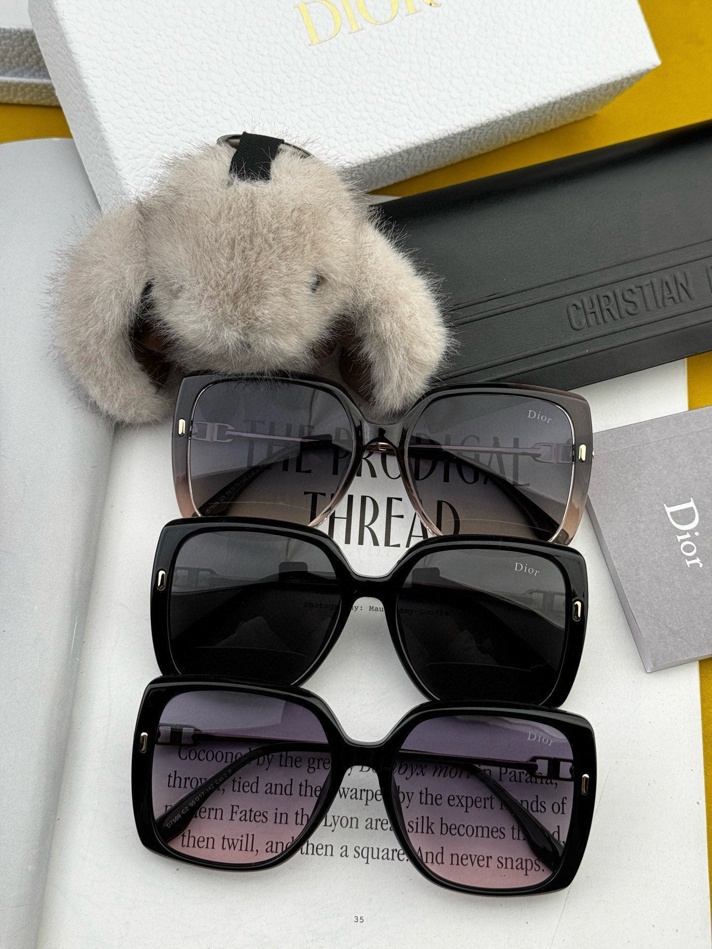 MONTAIGNE SUNGLASS CD9750 IN ACETATE - Black/Grey Smoke